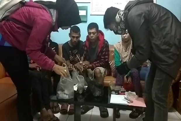 Tujuh Orang Diamankan...