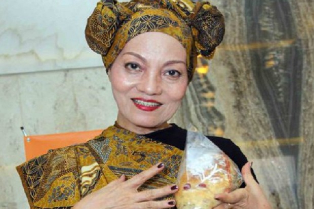 Titi Qadarsih Meninggal,...