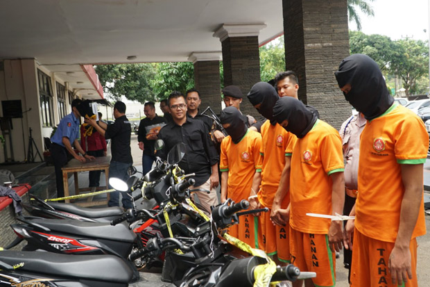 Beraksi di 27 Lokasi,...