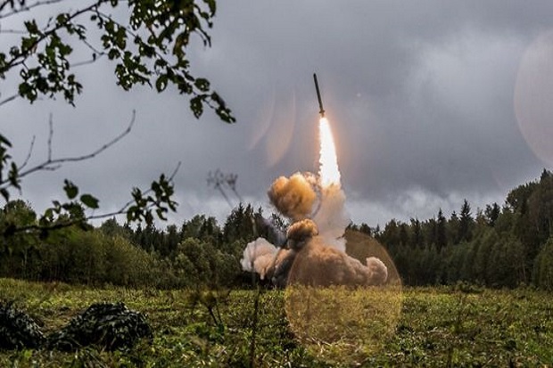 Abaikan Ancaman Rusia,...