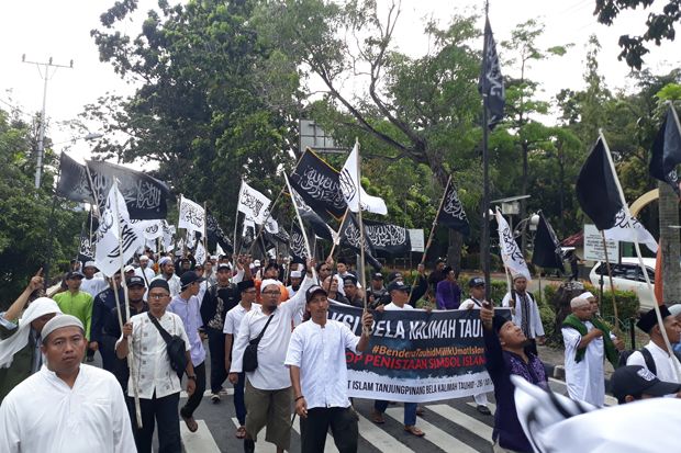 Diguyur Hujan, Warga...