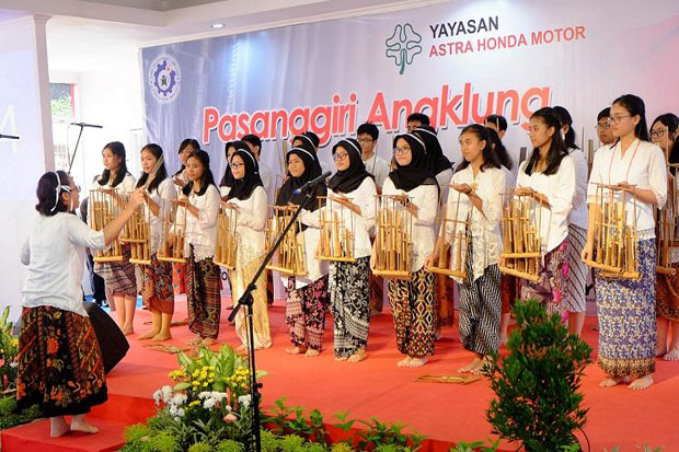 Sambut Sumpah Pemuda,...