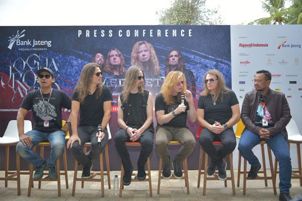 Megadeth Siap Bakar...