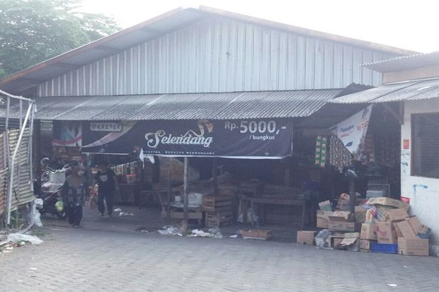 Kecewa dengan Pemkot,...