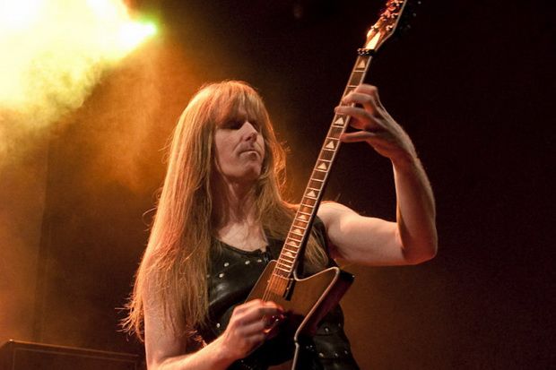 Gitaris Karl Logan Akhirnya...