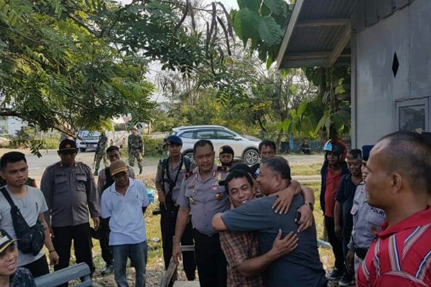 Dua Kelompok Warga di...