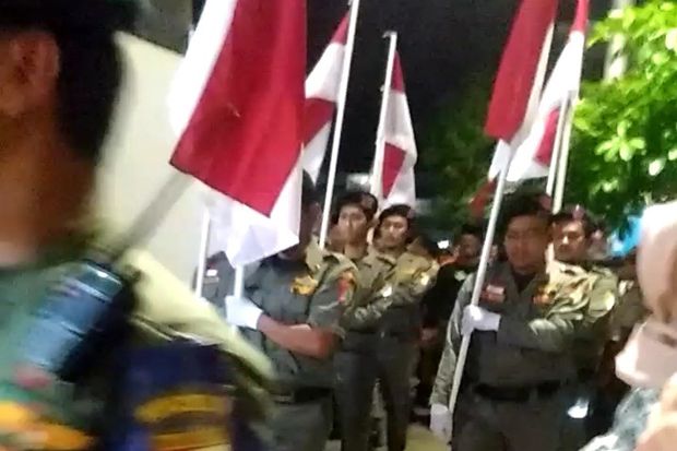 Kisruh Bendera Tauhid,...