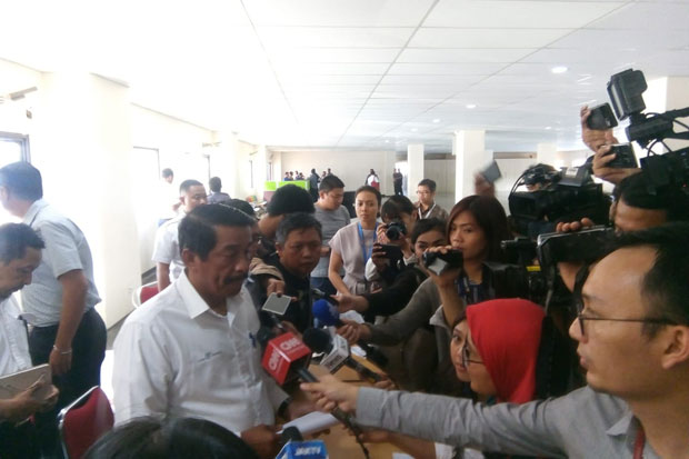 Sebelum Jatuh, Pesawat...