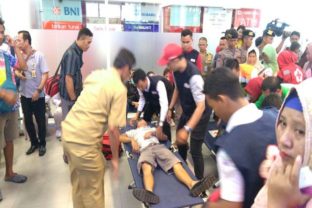 Keluarga Penumpang Lion...