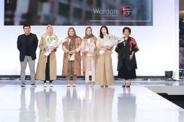 2 Label Modest Wear...