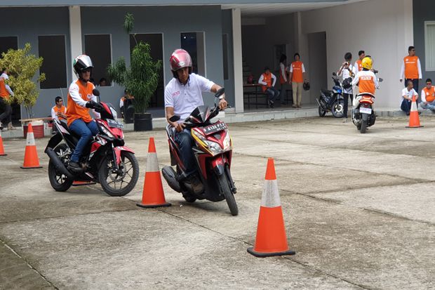 Edukasi Komunitas Motor,...