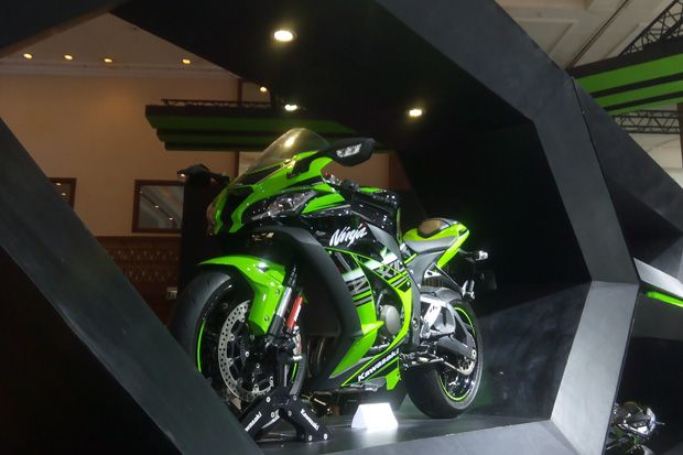 Resmi, Kawasaki Ninja...