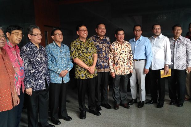 Akbar Tanjung Hadiri...