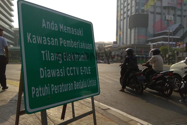 Tilang Elektronik Mulai...