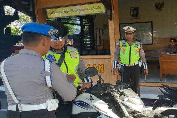 Tak Bawa STNK 6 Polisi...