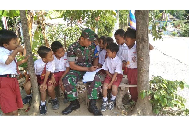 TNI Sahabat Anak Disambut...