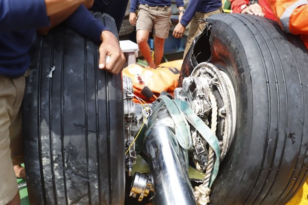 TNI AL Temukan dan Evakuasi...