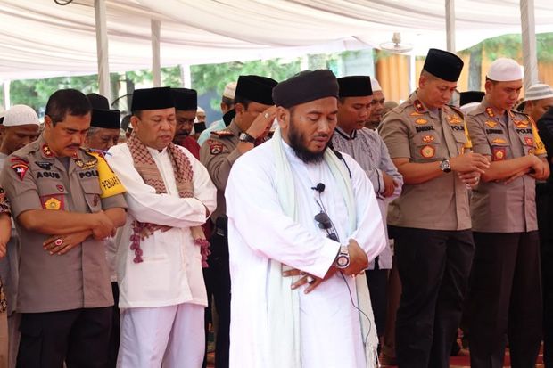Doakan Korban Lion Air,...