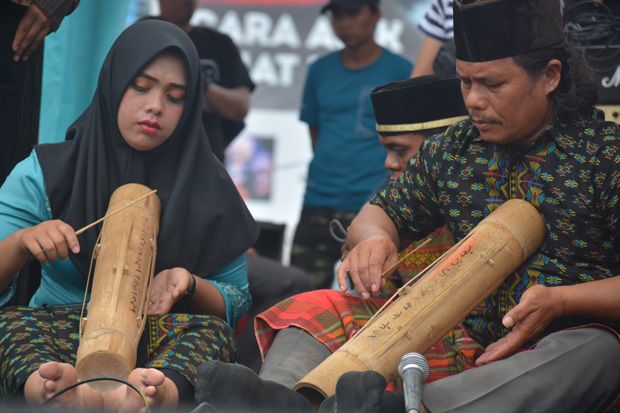 Nungneng, Alat Musik...