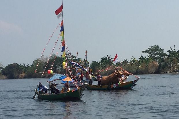 Parade Perahu Hias dan...