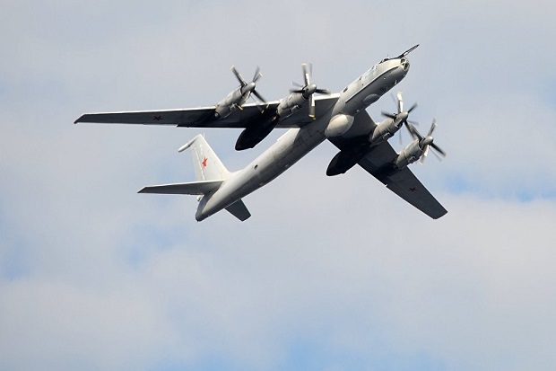 Dua Bomber Rusia Terbang...