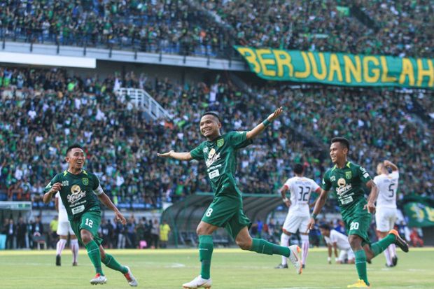 Digunduli Persebaya,...