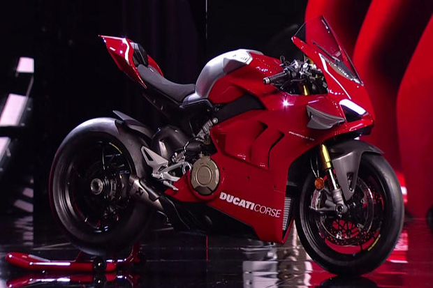 Ducati Kenalkan V4R...