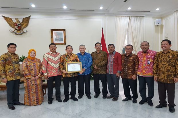Sumut Raih Penghargaan...