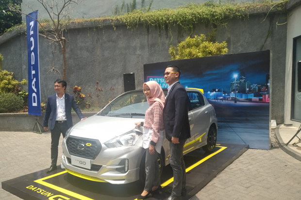 Meluncur di Surabaya,...