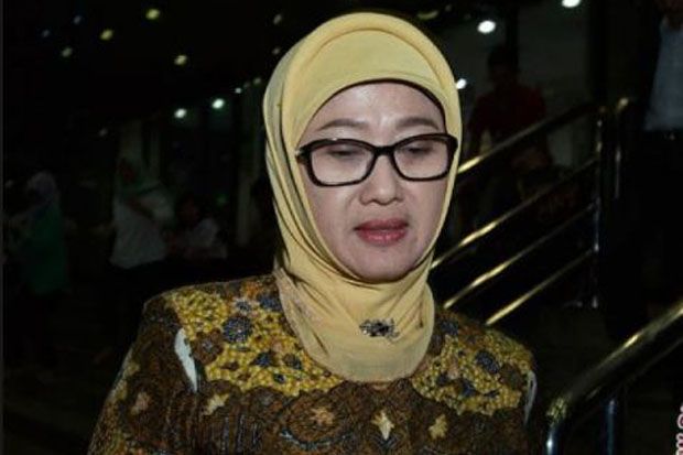 Bupati Anna Shopanah...