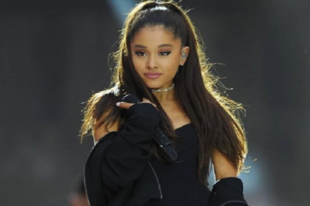 Hadapi Masa Sulit, Ariana...