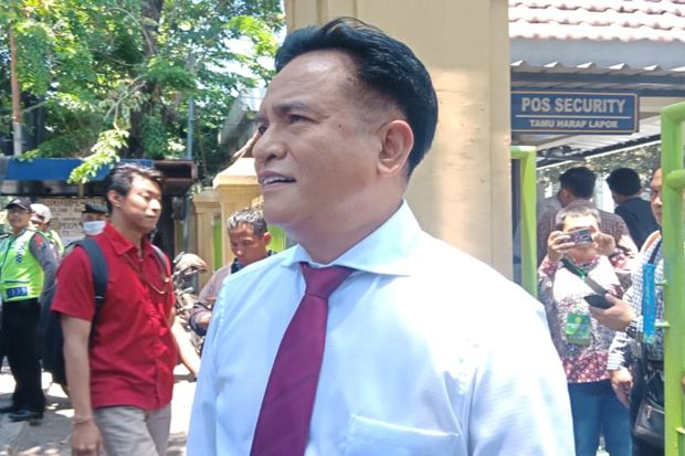 Jadi Pengacara Jokowi,...