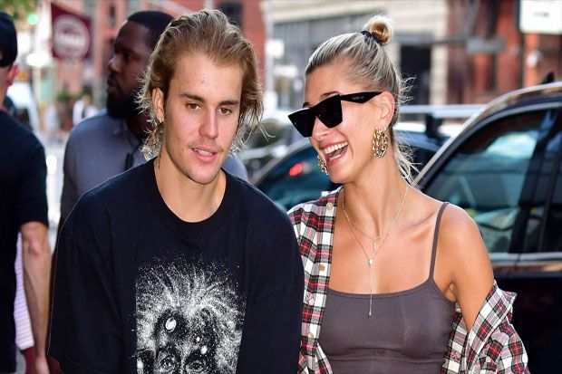 Hailey Baldwin Ogah...