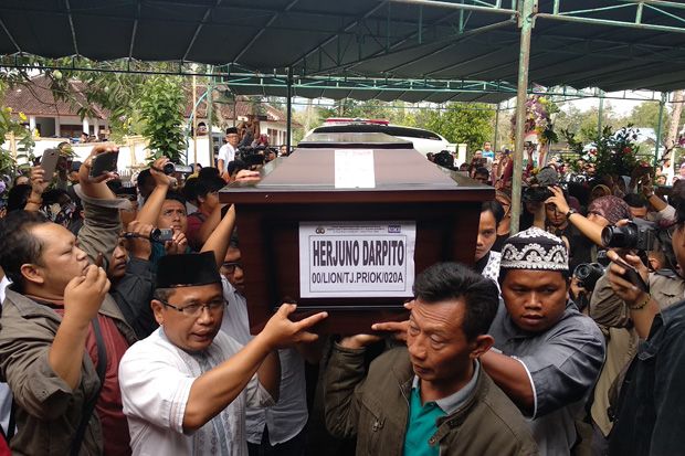 Jenazah Herjuno, Korban...