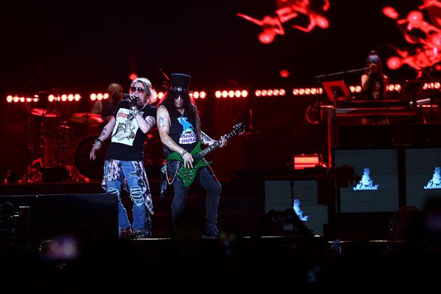 November Rain Bikin...