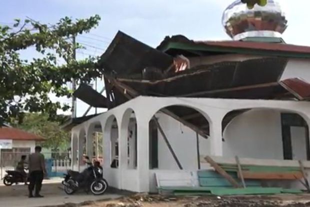 2 Desa di Buton Diterjang...