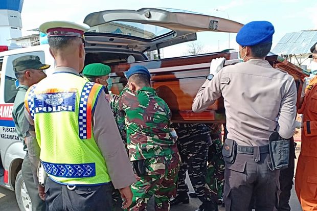Empat Jenazah Korban...