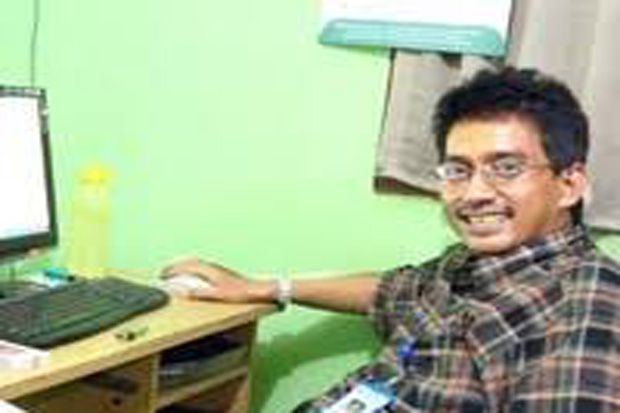 Para Pemakai Topeng...