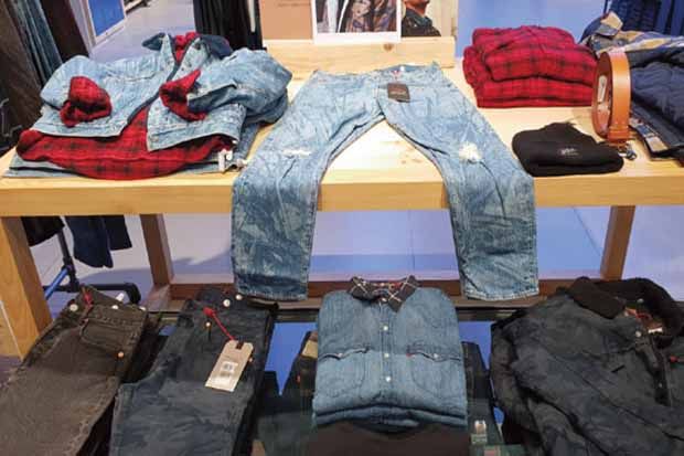 Kolaborasi Streetwear...