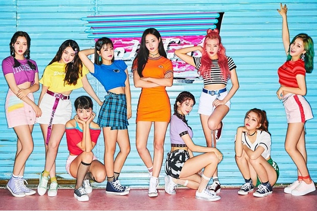 Ini Kejutan MOMOLAND...
