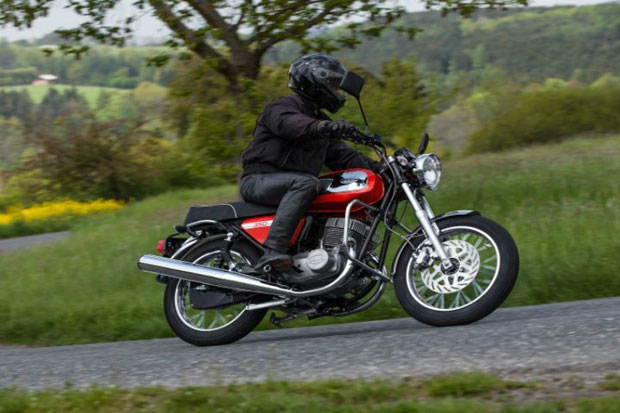 Motor Jawa 300 Kelahiran...