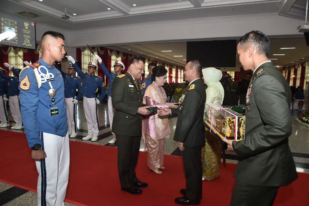 Wisuda Purnawira, Gatot...