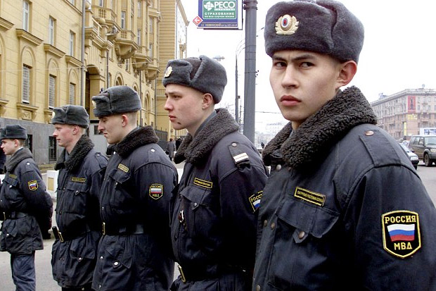 300 Polisi Rusia Dipecat...