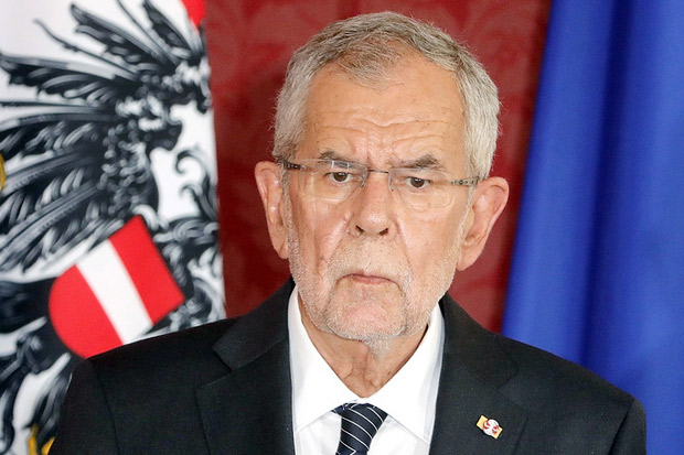 Presiden Austria Perintahkan...