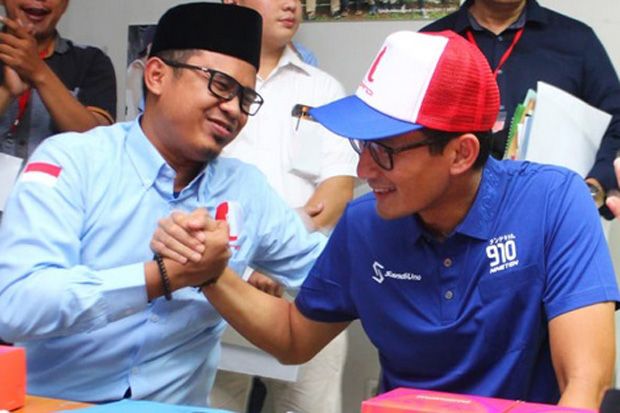 Relawan Bro Sandi Angkat...