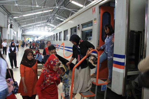 Belum Ramai, Tiket KA...