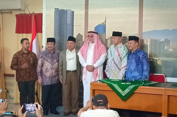 Polisi Arab Saudi Buru...