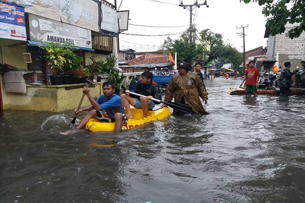 Musim Hujan, Tiga Pilar...