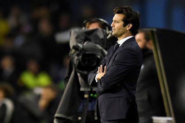 Pelatih Santiago Solari...