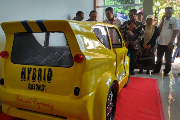 Pengembangan Industri...